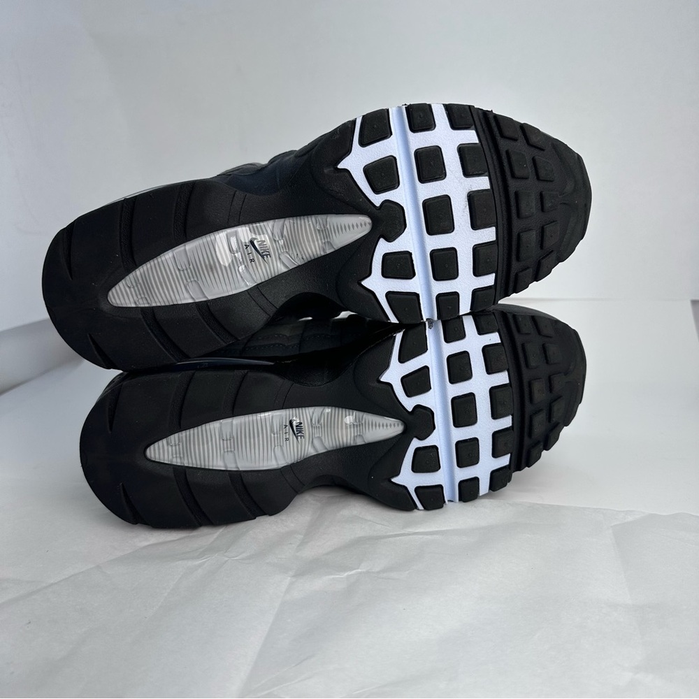 Nike Air Max 95 Big Bubble in Black, Blue Tint, White, & Medium Grey sneaker - Picture 6 of 8